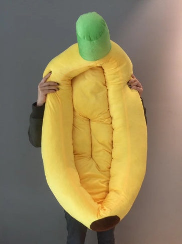 Banana-Shaped Pet Bed - Cozy Curved Comfort | EcoUrbanPaws